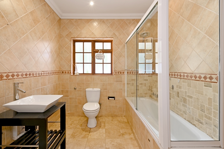 To Let 3 Bedroom Property for Rent in Bergvliet Western Cape